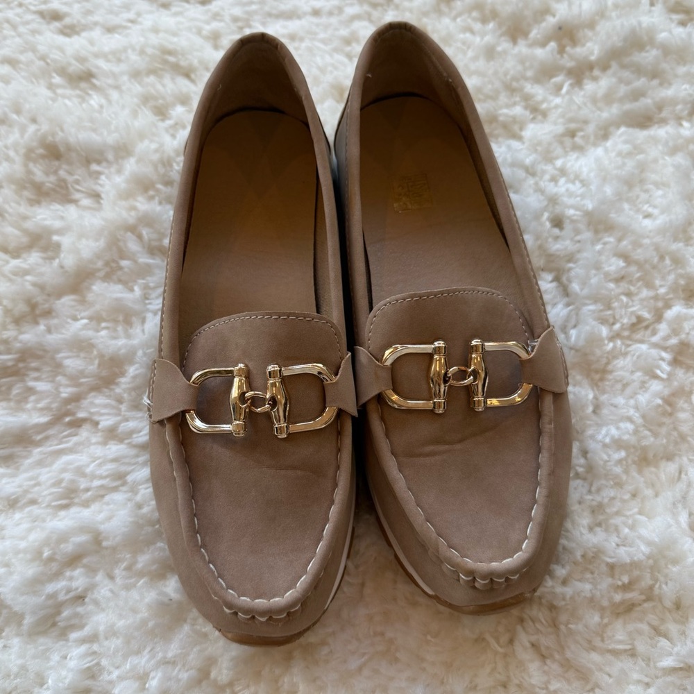 Tan loafers with gold buckle detail Women’s size 40 (9)